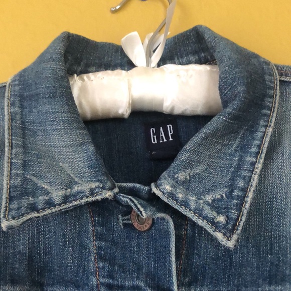 Like New Gap Jean Jacket Women’s Large - Picture 4 of 6
